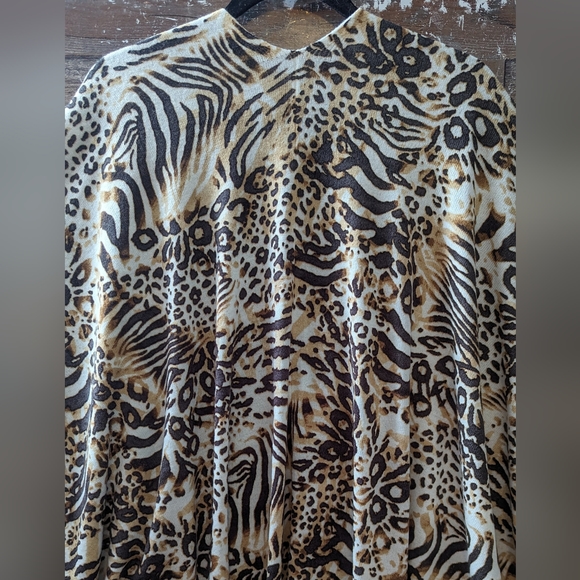 Simply Noelle Animal Print Wrap Poncho - Picture 13 of 14